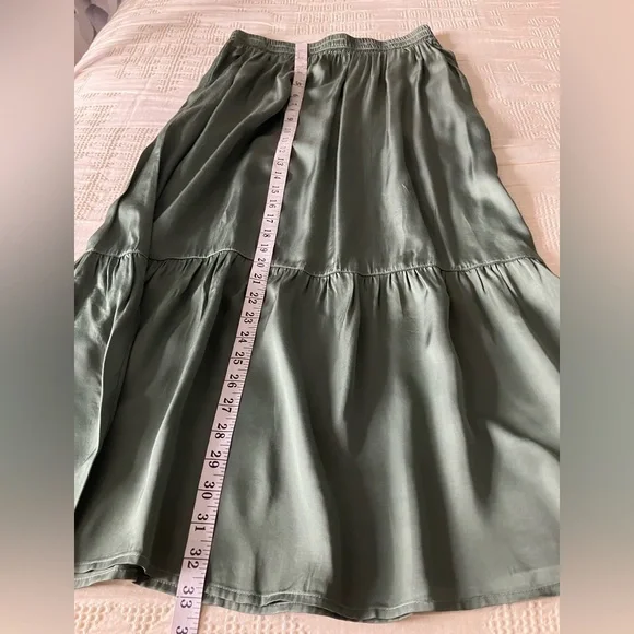 NATION LA Olive Green Viscose Tiered Midi Skirt Size M NWT - Picture 7 of 13